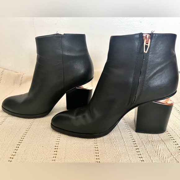 Alexander Wang Ankle Boot with Rose Gold Colored Cut-Out Heel EUR 38 US 7.5 - Picture 2 of 14